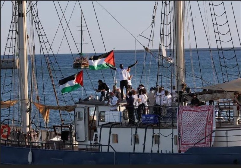 موج امید به نجات در سواحل فلسطین/ ناوگان صمود در 200 مایلی غزه